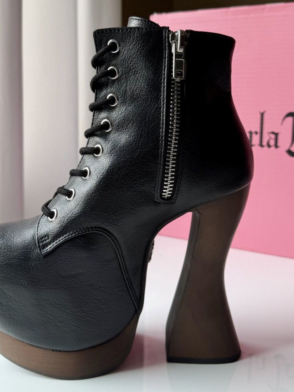 Charla Tedrick - Whiskey Boot - Picture 3 of 8